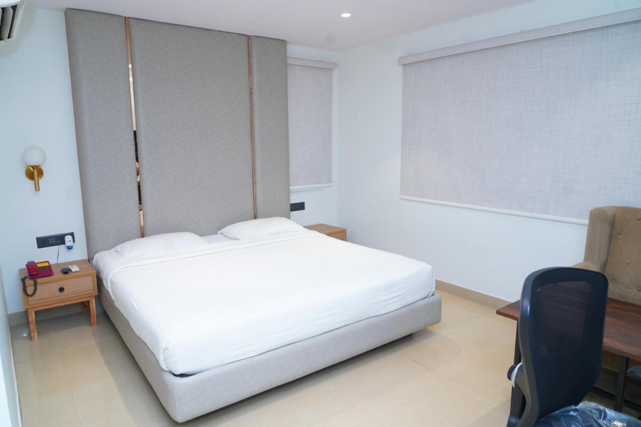 היידראבד Hotel Kinara Grand מראה חיצוני תמונה
